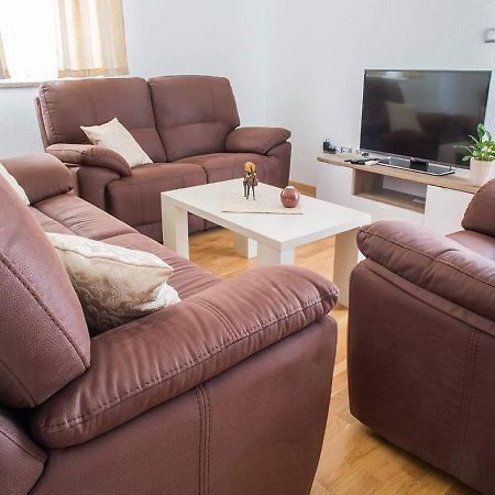 Holiday Home J&D No 2 بودْسْتغانا المظهر الخارجي الصورة
