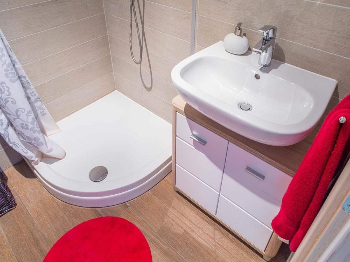 Holiday Home J&D No 2 بودْسْتغانا المظهر الخارجي الصورة